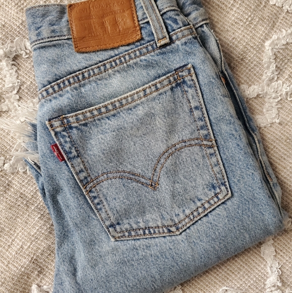 Levis wedgie - Picture 4 of 4